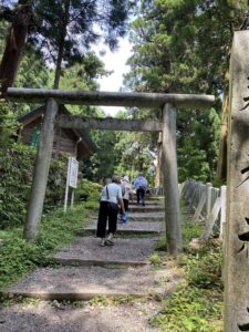 養老の滝にハイキング