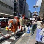 白馬(神馬)が。